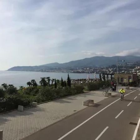 Casa Sveva, A Pochi Passi Dalle Spiagge E Dal Centro Di Arma Di Taggia. Eksteriør bilde